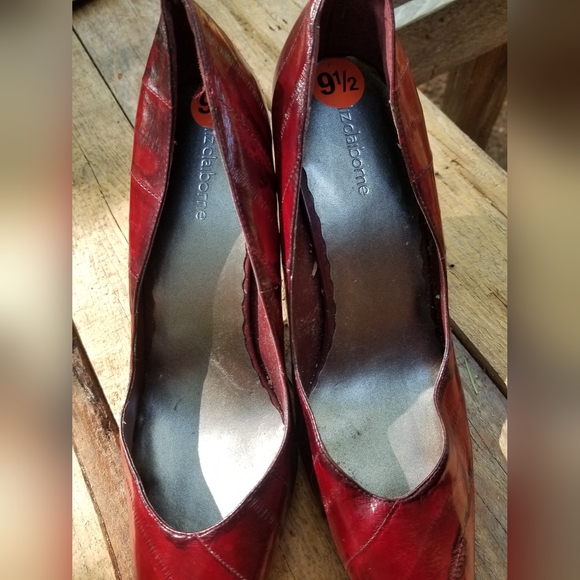 Size 9.5 High Heel Pumps Shoes Liz Claiborne Red Eelskin Pointed toe ladies - Picture 5 of 12